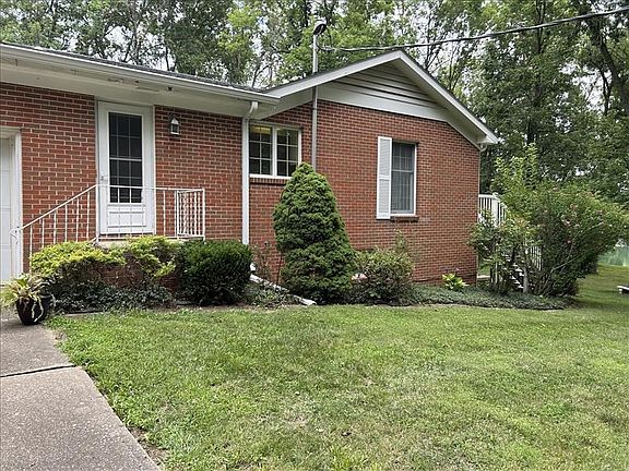 2nd image of 808 College Park Dr