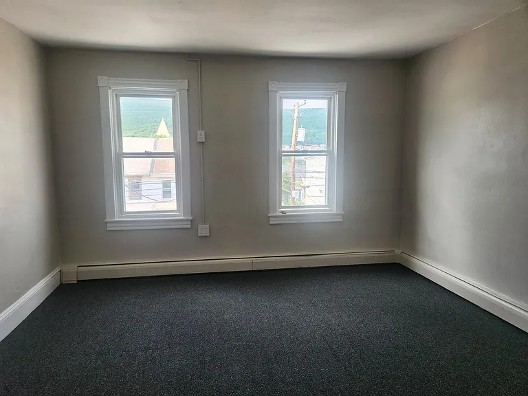 115 W Railroad St — Photo 11