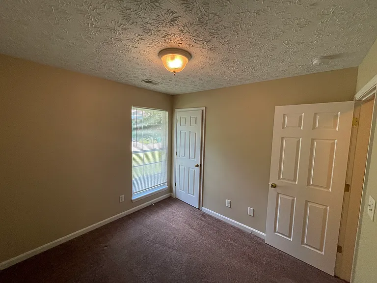 10824 Charlene Dr — Photo 12