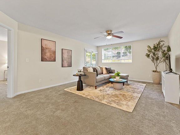 2nd image of 580 Cloverfield Ln APT 101