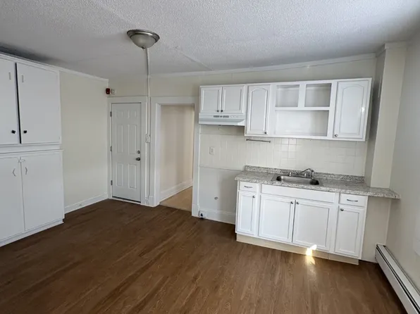 136 Beaver St S #3, New Britain, CT 06051