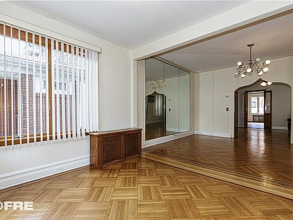 4th image of 1725 W 2nd St