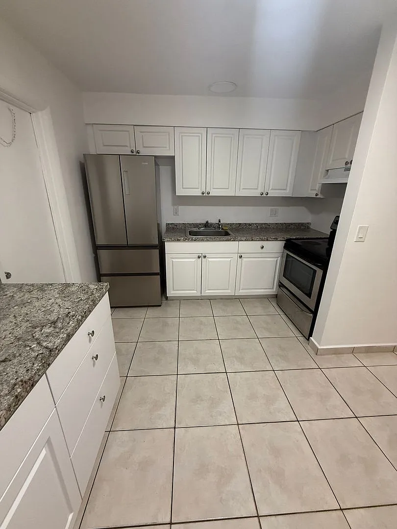 LC 18:624-626 SW 7th Ave — Photo 4