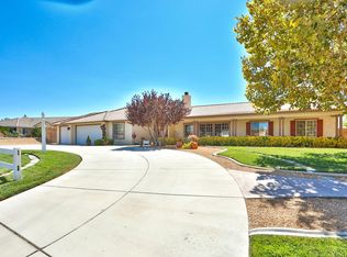 15346 Lookout Rd, Apple Valley, CA 92307