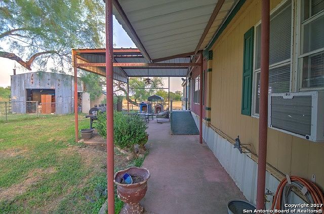 1st image of 916 Magnolia St