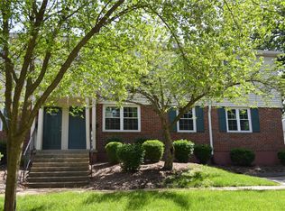 9088 W Swan Cir, Saint Louis, MO