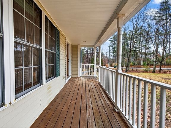 4th image of 15 Scribner Rd