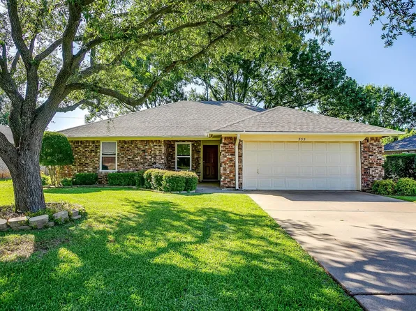 555 Meadowbrook Dr, Burleson, TX 76028