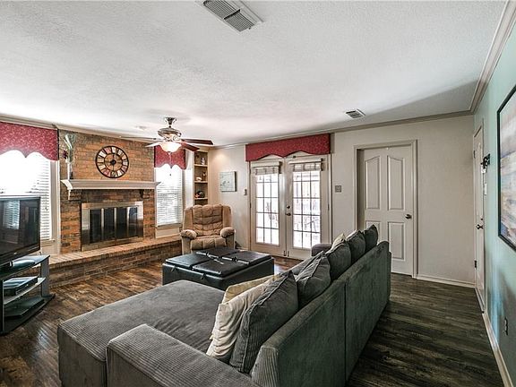 3rd image of 5912 Rayburn Dr