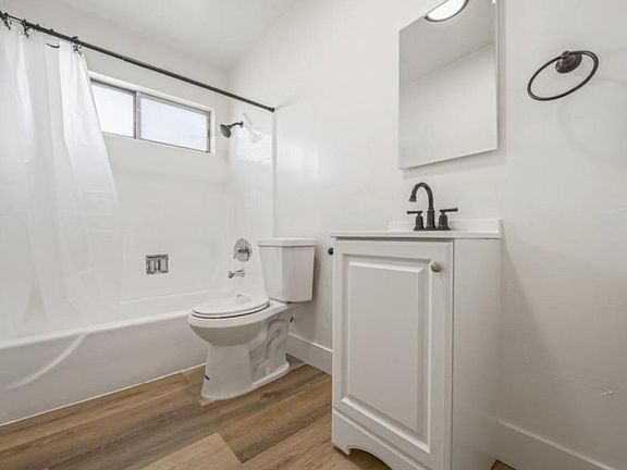 5th image of 1975 S Corning St #116