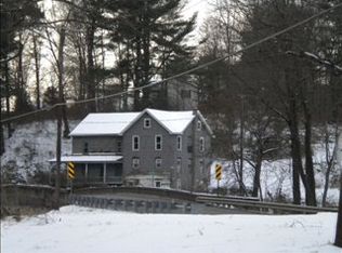 3 Waterfall Rd, Pine Grove, PA 17963