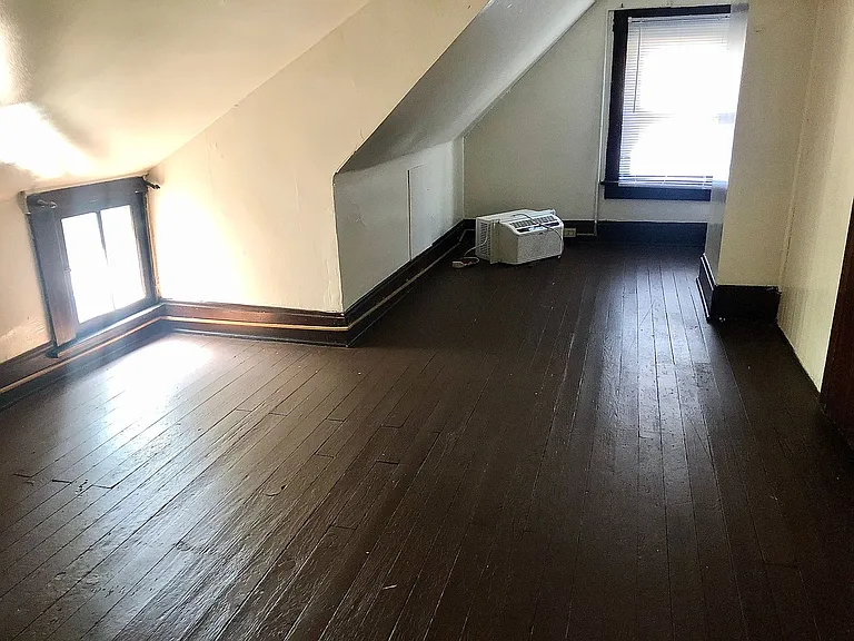 2015 Summit St — Photo 44
