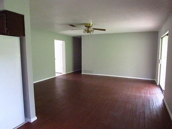 5th image of 2117 Laurel Oaks Dr
