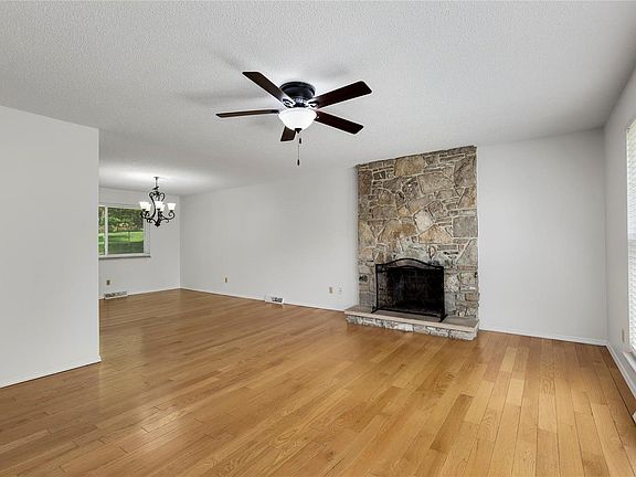 3rd image of 13225 Fairoyal Dr