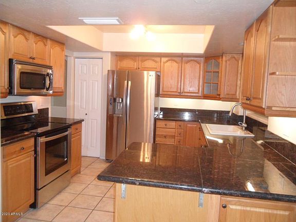 5th image of 11001 W Meade Dr