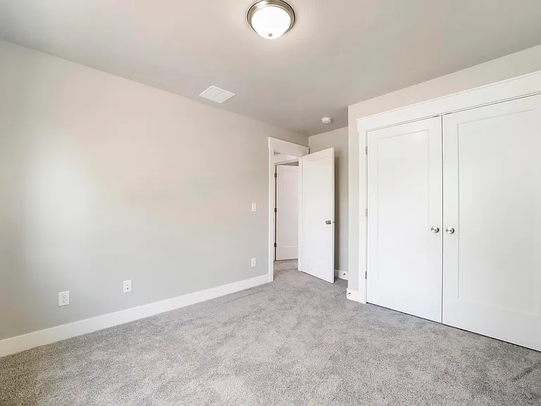 191 Woody Ave — Photo 17