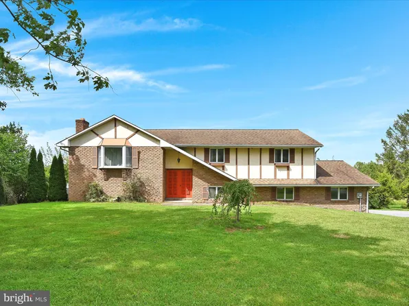 3067 Mount Gretna Rd, Elizabethtown, PA 17022