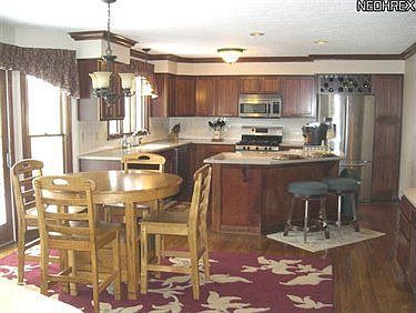 2nd image of 465 Barnhill Dr