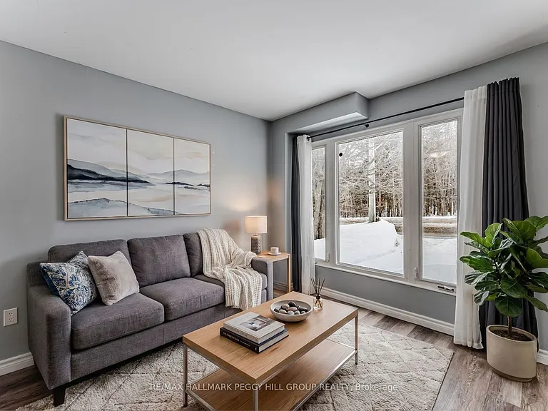 126 Robert St E #2 — Photo 2