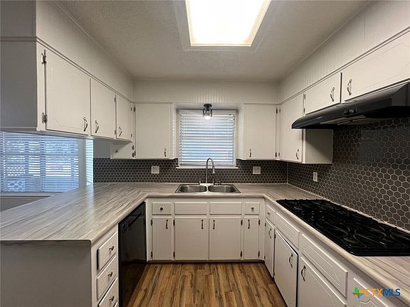 2nd image of 2301 Zinnia Ct