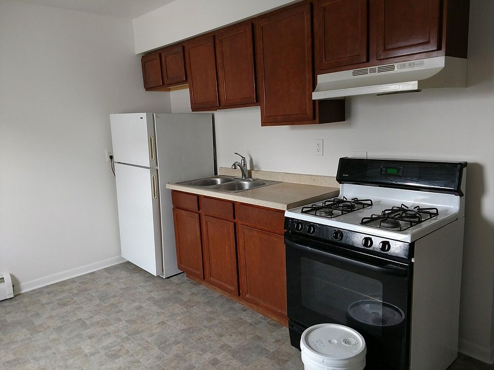 1st image of 222-224 Gale St #2E