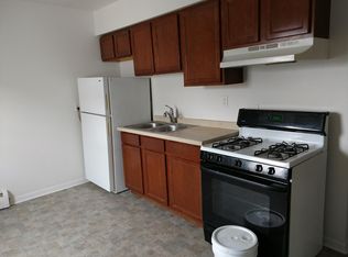 222-224 Gale St #2E, Aurora, IL 60506