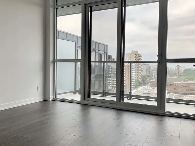125 Redpath Ave #914 — Photo 8