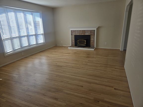 2nd image of 321 Shelter Cove Dr