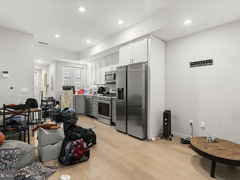 2142 W Master St #B — Photo 6