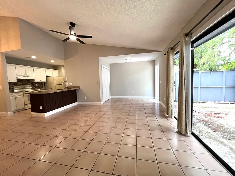 1077 Goldenrod Rd #1077A — Photo 6