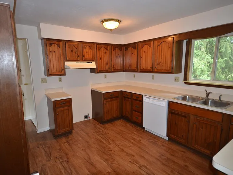 2699 Linwood Rd — Photo 14