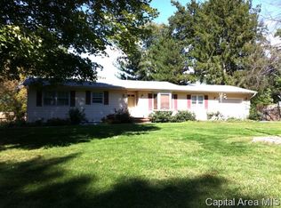 57 Horseshoe Dr, Springfield, IL 62702