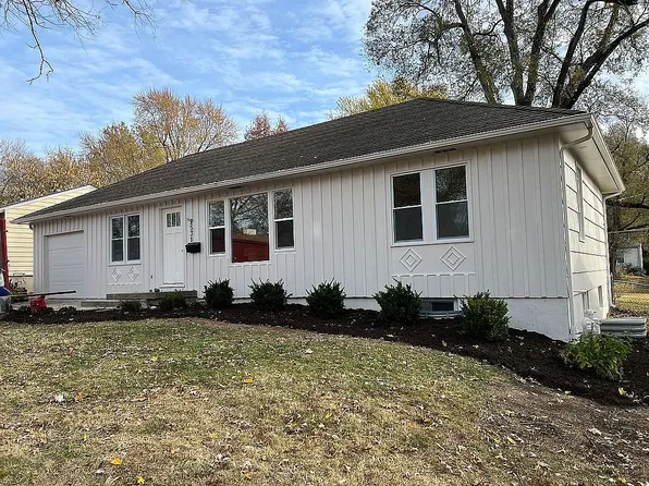 8531 Glenwood St, Overland Park, KS 66212