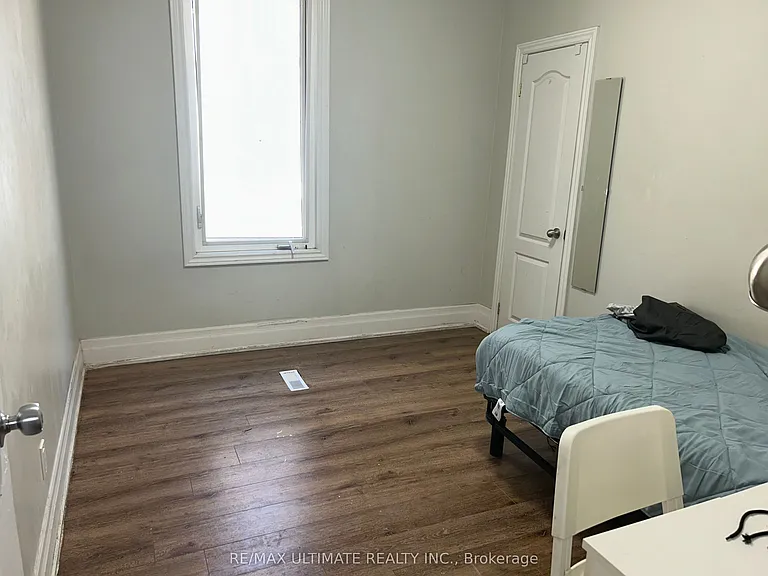 120 Lansdowne Ave #2 — Photo 5