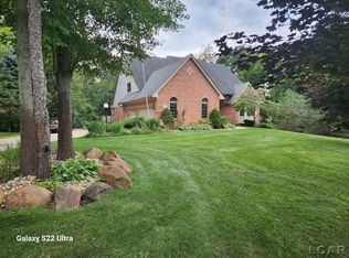 10960 Fossil Hill Dr, Whitmore Lake, MI 48189