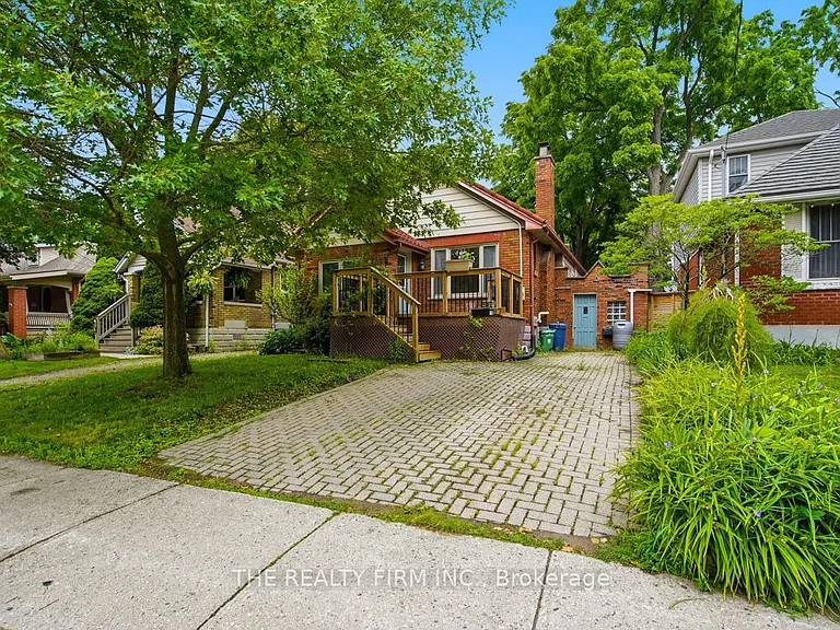 97 Springbank Dr — Photo 2