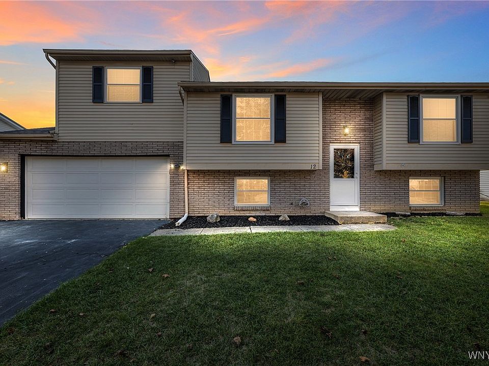 1st image of 12 Thornwood Dr