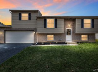 12 Thornwood Dr, Cheektowaga, NY 14227