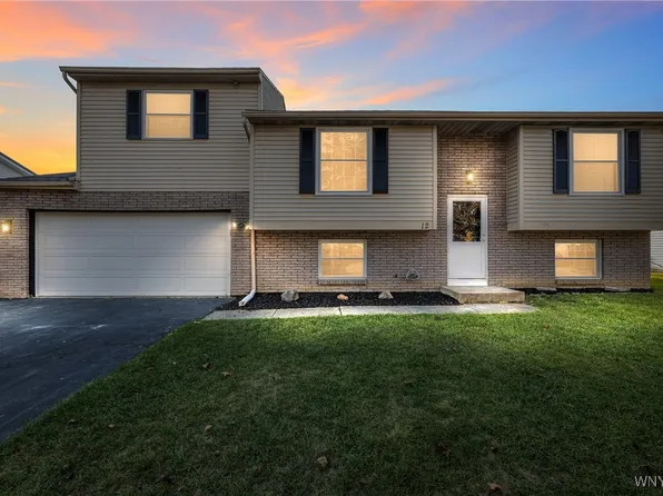 12 Thornwood Dr, Cheektowaga, NY 14227