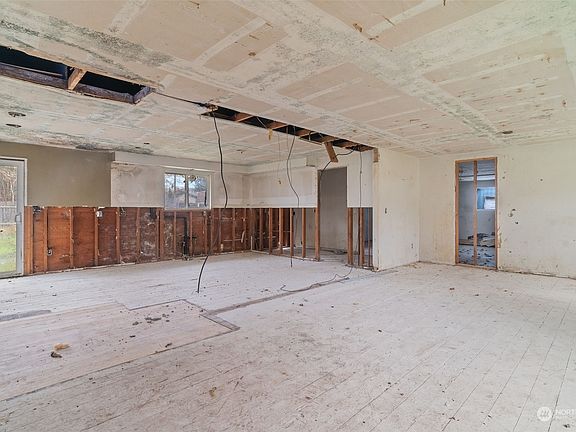 3rd image of 772 Washington Avenue E