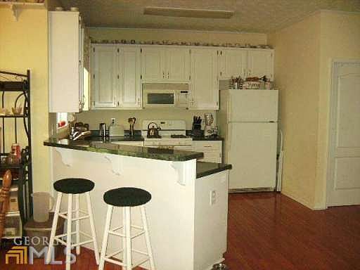 5th image of 275 Rock Hill Dr