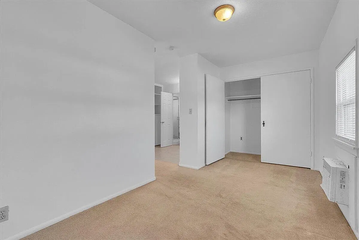 1633 S Chinowth St — Photo 3