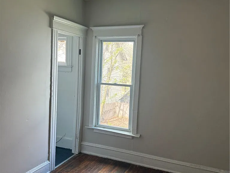 238 Oxford Ave #UPPER — Photo 5
