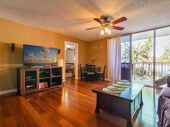 4th image of 3930 S Roosevelt Blvd #N105