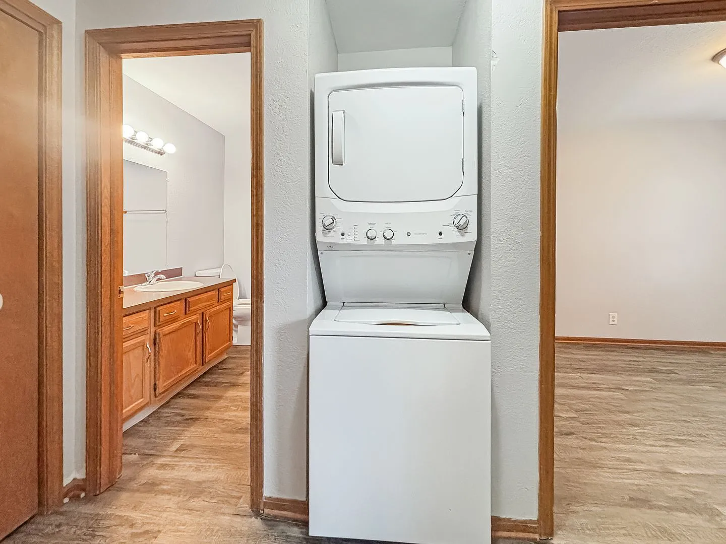 2 bed, 1.0 bath, $1,425 — Photo 3