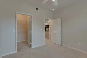 Hutchins Gateway Apartments — Photo 29