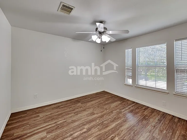 26949 Carriage Manor Ln — Photo 16