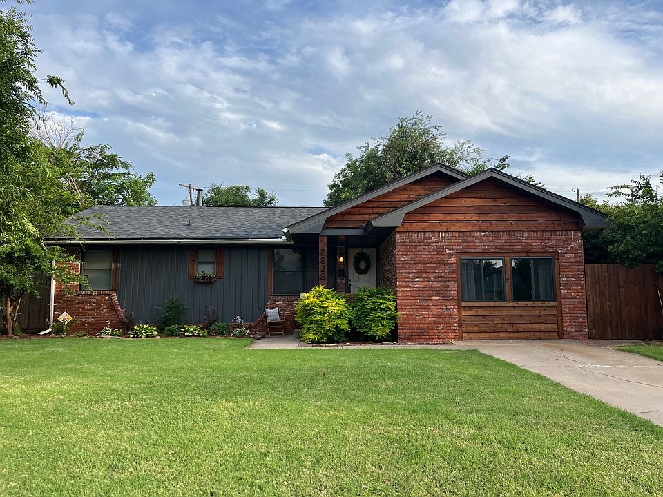 1st image of 2828 Lakeside Dr