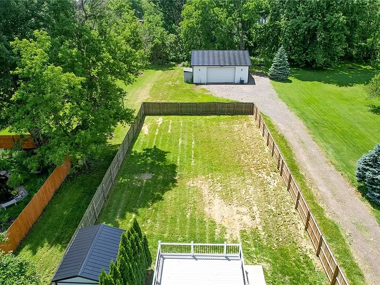 8403 Gaskin Rd — Photo 3