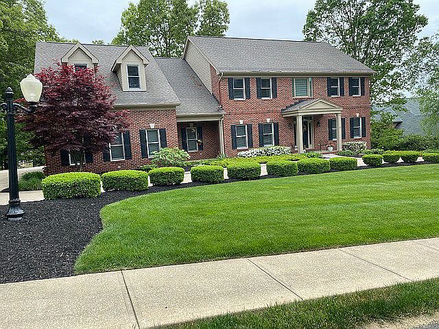 2nd image of 605 Victoria Ln